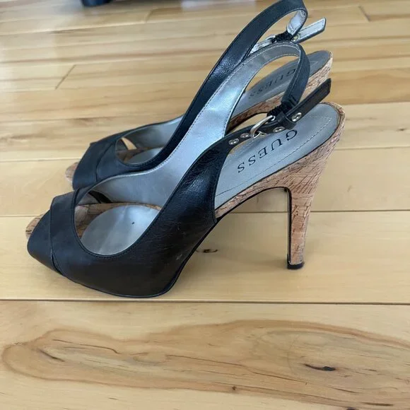 Guess Shoes - Picture 2 of 3